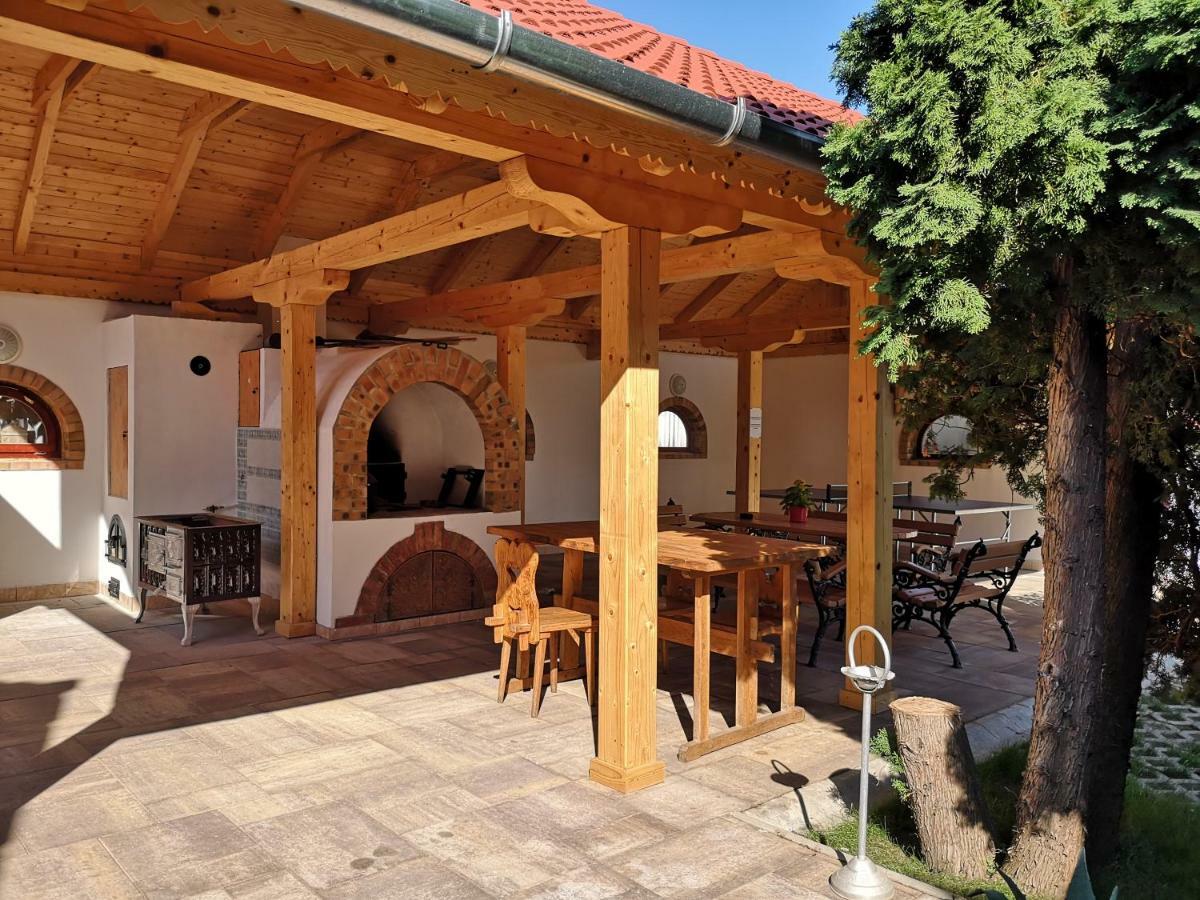 Julia Panzio Bed & Breakfast Hajdúszoboszló Eksteriør bilde