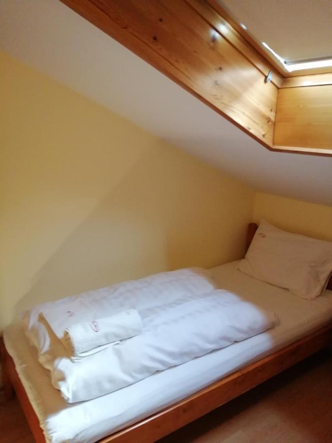 Julia Panzio Bed & Breakfast Hajdúszoboszló Eksteriør bilde